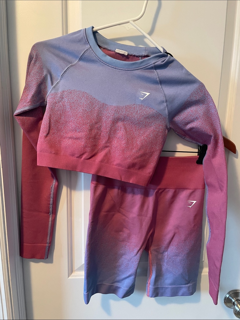 Gymshark Ombre Long Sleeve Crop Top & Biker Shorts Set - Pink/Purple XS